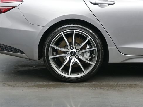 Certified 2024 Genesis G70 2.5T image 9