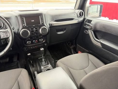 Used 2017 Jeep Wrangler Unlimited Sport image 29