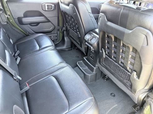 Used 2022 Jeep Wrangler Unlimited Rubicon AWD/4WD image 15