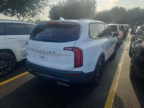 Used 2022 Kia Telluride EX w/ EX Premium Package AWD/4WD image 2