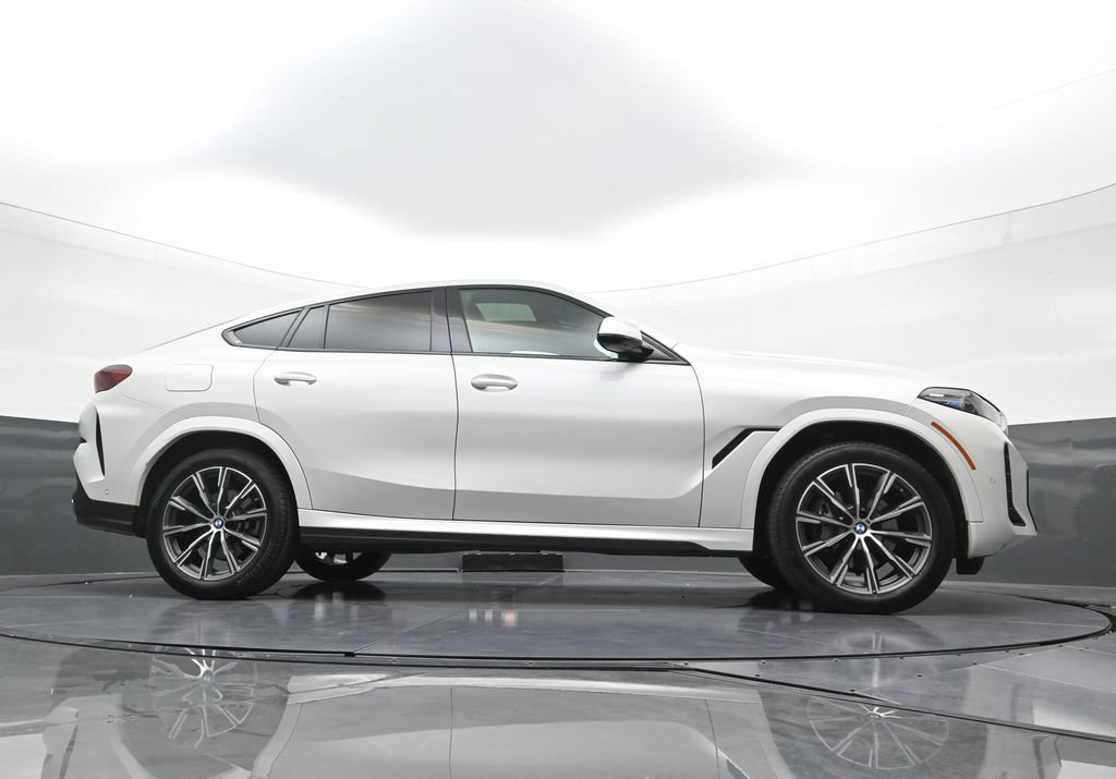 Used 2026 BMW X6 xDrive40i AWD/4WD image 29