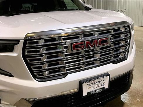 Used 2024 GMC Acadia Denali AWD/4WD image 10