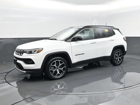 Used 2025 Jeep Compass Limited AWD/4WD image 1