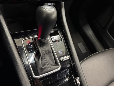 Used 2025 Jeep Compass Limited image 14