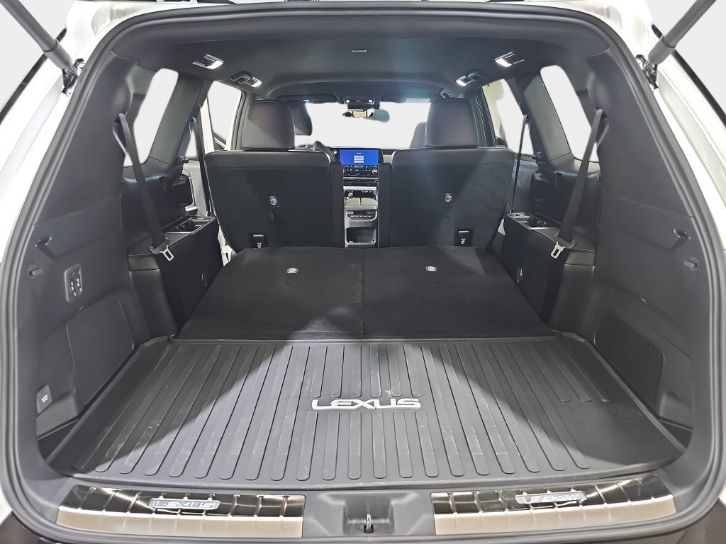 New 2026 Lexus TX 500h AWD w/ Technology Package image 12