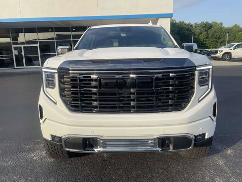 Used 2024 GMC Sierra 1500 Denali w/ Technology Package AWD/4WD image 8