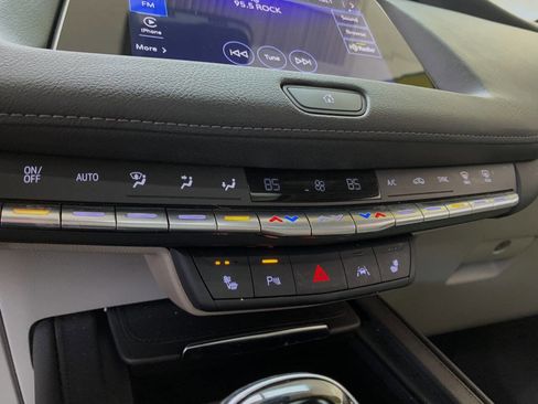 Used 2023 Cadillac XT4 Luxury w/ Cold Weather Package image 17