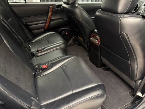 Used 2013 Toyota Highlander Limited AWD/4WD image 24