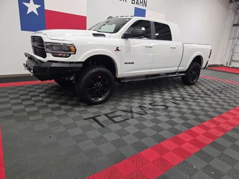 Used 2021 RAM 2500 Laramie w/ Night Edition AWD/4WD image 2
