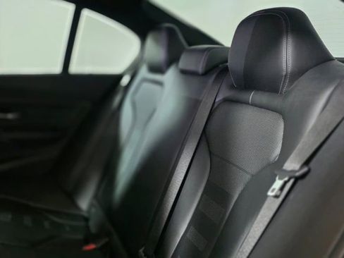 Used 2018 BMW M3 image 25