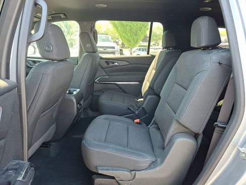 Used 2024 Chevrolet Traverse LT AWD/4WD image 12