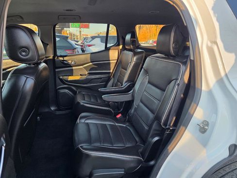 Used 2019 GMC Acadia Denali image 11