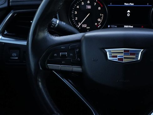 Used 2022 Cadillac XT6 Premium Luxury w/ Technology Package image 10