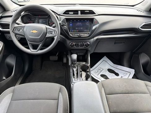 Used 2022 Chevrolet TrailBlazer LT w/ Convenience Package FWD image 22