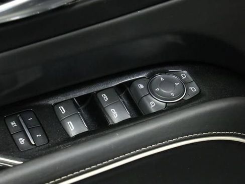 Used 2022 Cadillac Escalade ESV Sport Platinum AWD/4WD image 32