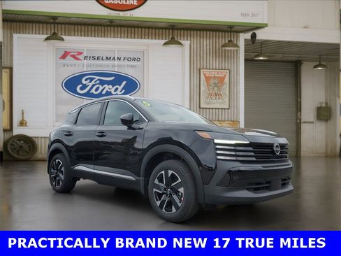 Used 2025 Nissan Kicks SV w/ SV Premium Package image 1