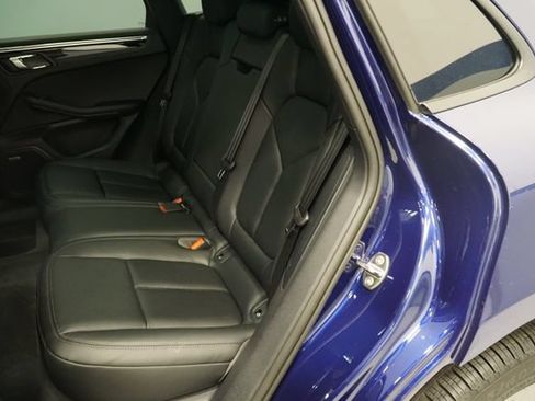 Certified 2026 Porsche Macan AWD/4WD image 25