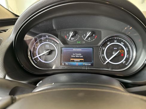 Used 2016 Buick Regal AWD image 10
