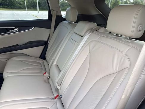 Used 2019 Lincoln Nautilus Select FWD image 11