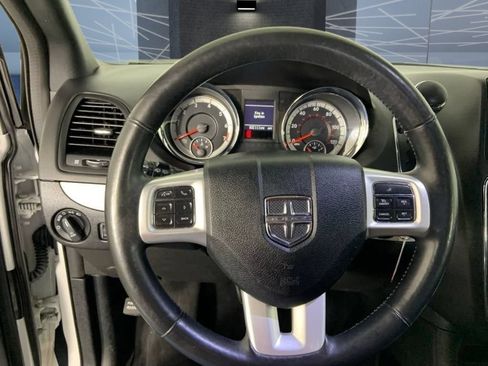 Used 2019 Dodge Grand Caravan GT FWD image 26