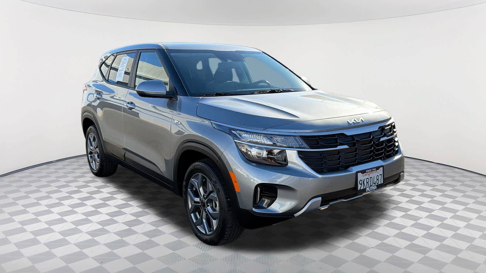 Used 2024 Kia Seltos LX AWD/4WD image 3