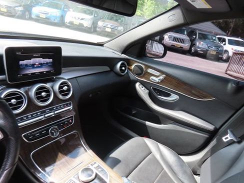 Used 2018 Mercedes-Benz C 300 4MATIC Sedan image 20