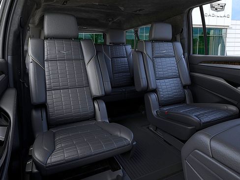New 2026 Cadillac Escalade ESV Platinum Sport AWD/4WD image 17