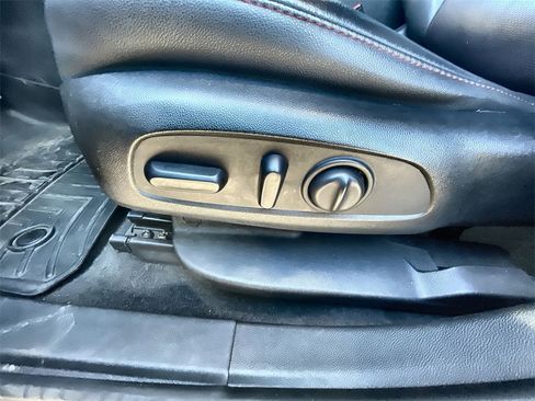 Used 2019 Chevrolet Blazer RS w/ Sun and Wheels Package image 14