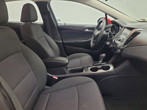 Used 2017 Chevrolet Cruze LT image 21