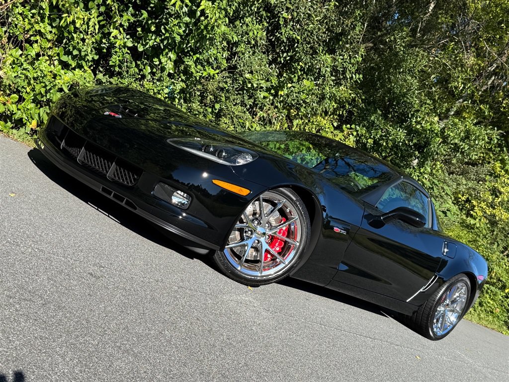 Used 2010 Chevrolet Corvette Z06 w/ Preferred Equipment Group RWD image 4