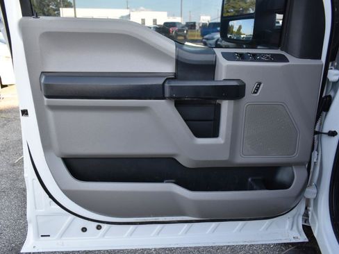 Used 2019 Ford F250 XL w/ Power Equipment Group AWD/4WD image 29