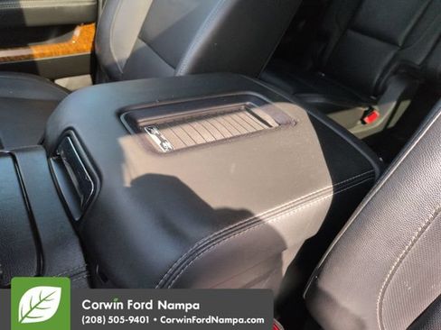 Used 2019 Chevrolet Suburban Premier w/ RST Edition AWD/4WD image 18