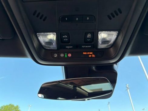 Used 2022 Cadillac XT4 Sport w/ Cold Weather Package AWD/4WD image 29
