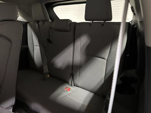 Used 2023 Toyota Highlander LE FWD image 23