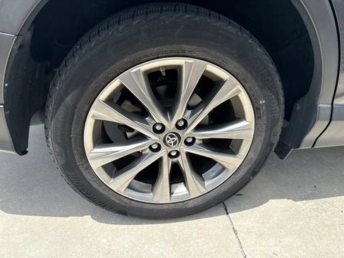 Used 2017 Toyota RAV4 Limited AWD/4WD image 12