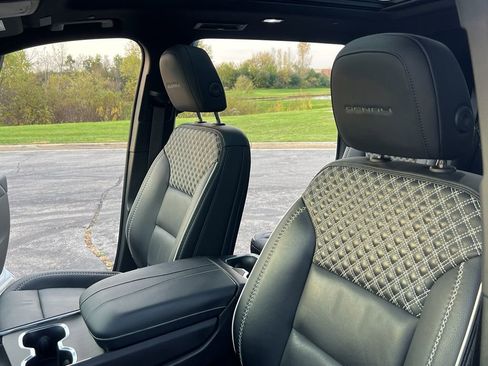 Used 2024 GMC Acadia Denali w/ Super Cruise Package image 19