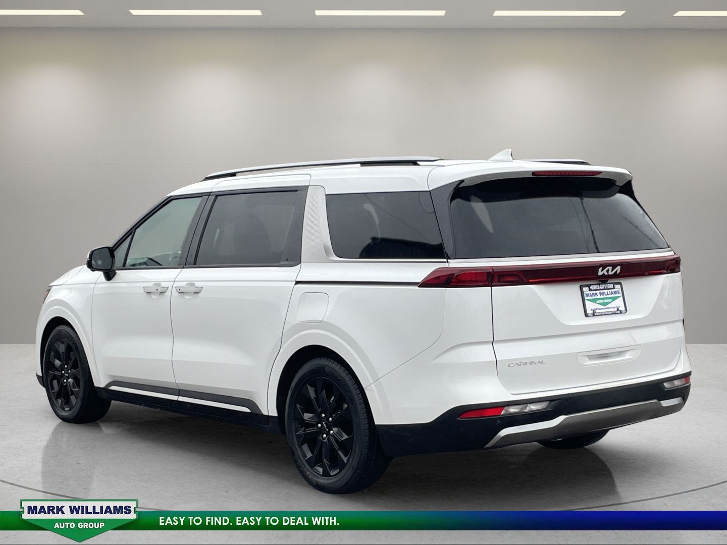 Used 2024 Kia Carnival SX FWD image 6