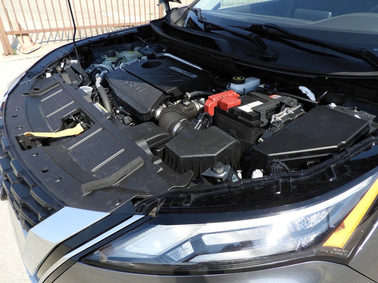 Used 2023 Nissan Rogue S AWD/4WD image 46