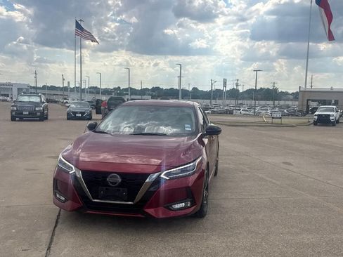 Used 2023 Nissan Sentra SR w/ SR Premium Package FWD image 7