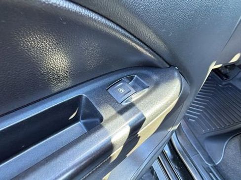 Used 2021 Chevrolet Colorado LT w/ Safety Package image 16