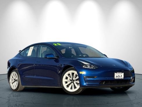 Used 2022 Tesla Model 3 image 2