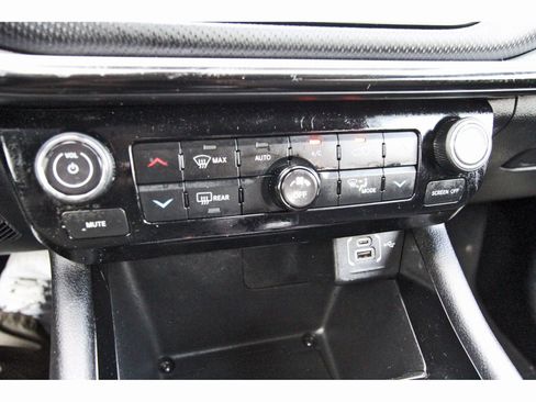 Used 2024 Jeep Compass Trailhawk image 28