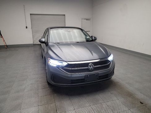 Used 2024 Volkswagen Jetta SE FWD image 14