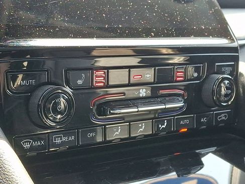 Used 2022 Jeep Grand Cherokee L Limited image 19