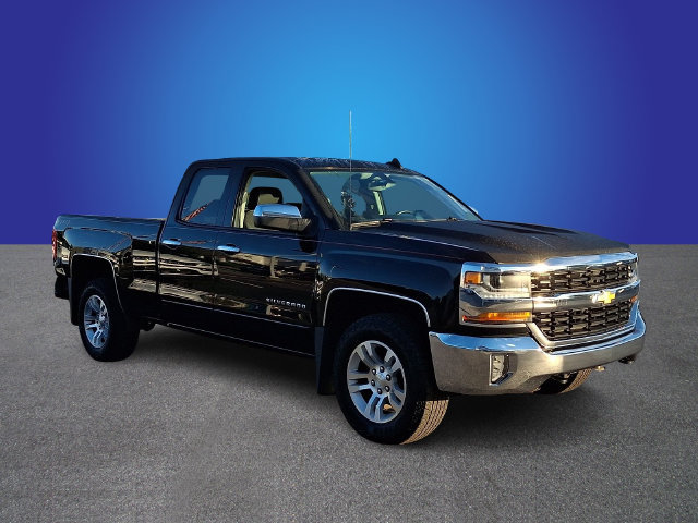 Used 2018 Chevrolet Silverado 1500 LT w/ All Star Edition AWD/4WD image 3
