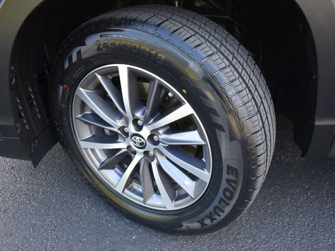 Used 2017 Toyota Highlander XLE FWD image 47