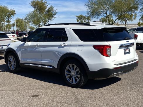 Used 2023 Ford Explorer XLT w/ Equipment Group 202A image 5