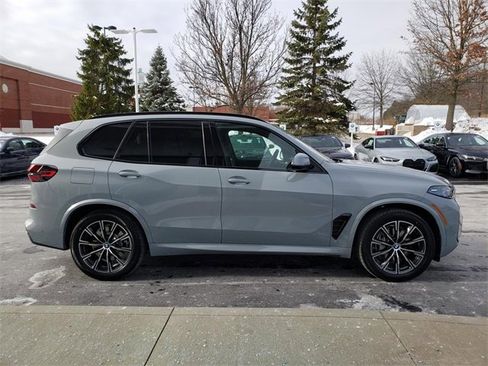 New 2026 BMW X5 xDrive50e w/ M Sport Package image 4