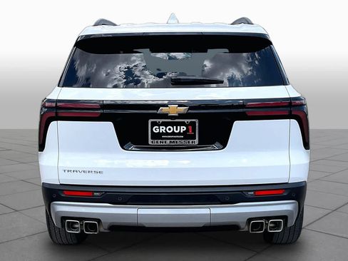 Used 2026 Chevrolet Traverse LT FWD image 5