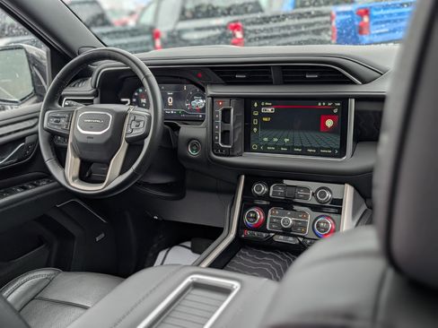Used 2024 GMC Yukon Denali image 16